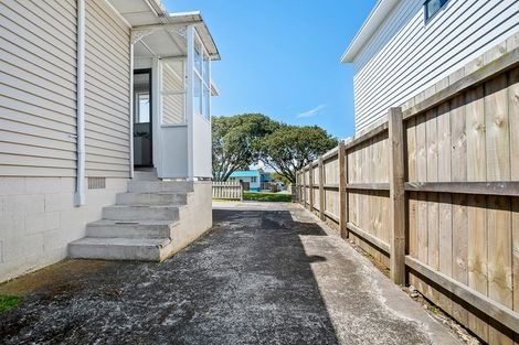 Photo of property in 25 Whitford Avenue, Mount Wellington, Auckland, 1060