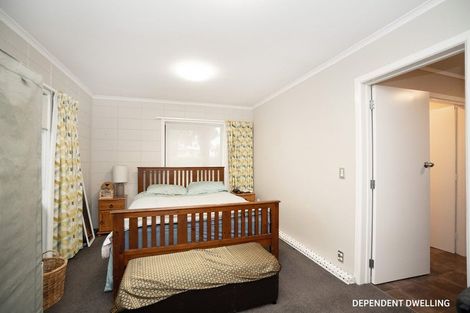 Photo of property in 15 Raglan Avenue, Cloverlea, Palmerston North, 4412