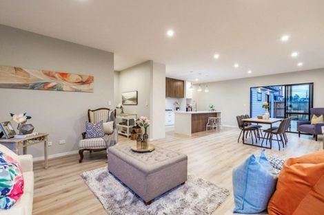 Photo of property in 15 Ropere Street, Kumeu, 0810