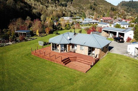 Photo of property in 6 Deemac Street, Reefton, 7830