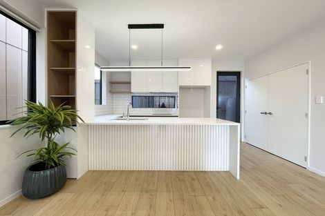Photo of property in 44e Sylvan Crescent, Te Atatu South, Auckland, 0610