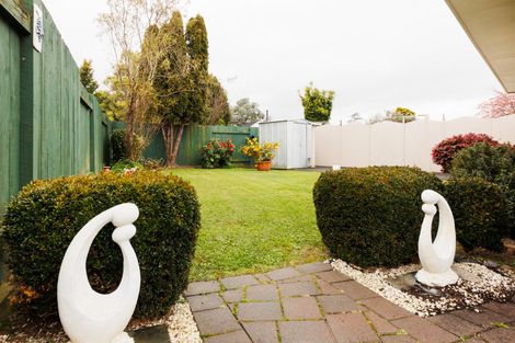 Photo of property in 10 Purdie Place, Milson, Palmerston North, 4414