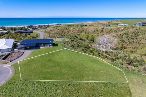 Photo of property in 4 Pukeko Place, Riversdale Beach, Masterton, 5872