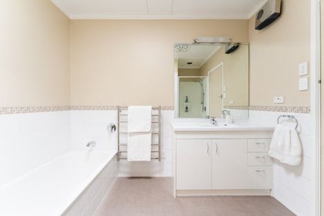 Photo of property in 38 Hocken Street, Kenmure, Dunedin, 9011