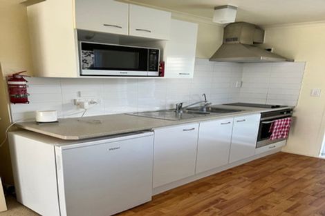 Photo of property in 44 Pacific Parade, Army Bay, Whangaparaoa, 0930