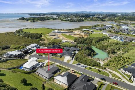 Photo of property in 43 Lakeside Terrace, Omokoroa, 3114
