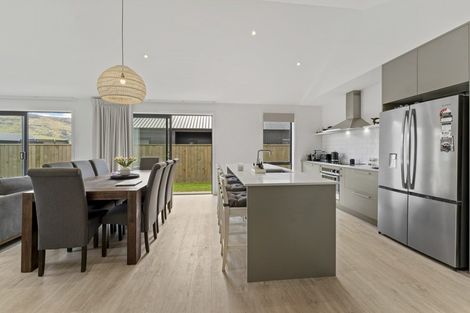 Photo of property in 38 Muster Road, Jacks Point, 9371