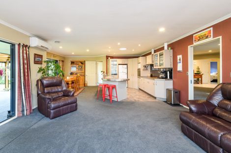 Photo of property in 54 Roberts Line, Kelvin Grove, Palmerston North, 4414