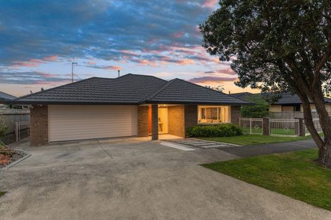 Photo of property in 158 Ruapehu Drive, Fitzherbert, Palmerston North, 4410