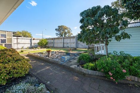 Photo of property in 1/3 Tyrian Close, Half Moon Bay, Auckland, 2012