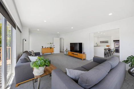 Photo of property in 5 Harford Place, Pakuranga Heights, Auckland, 2010