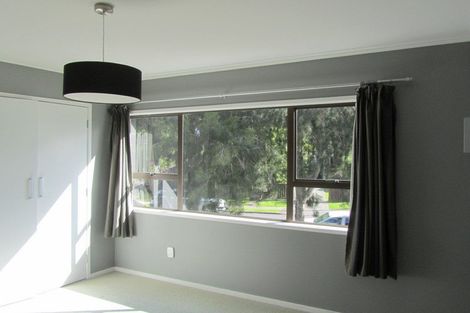 Photo of property in 75 Oaktree Avenue, Browns Bay, Auckland, 0630