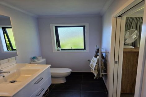 Photo of property in 17 Tauroa Road, Havelock North, 4130