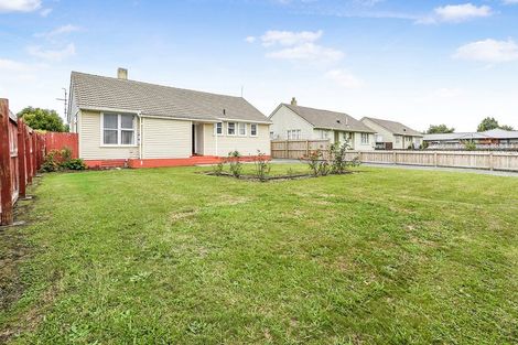 Photo of property in 22 Paul Crescent, Fairfield, Hamilton, 3214