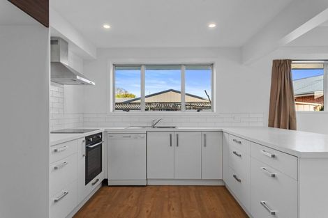 Photo of property in 140 Matsons Avenue, Papanui, Christchurch, 8053