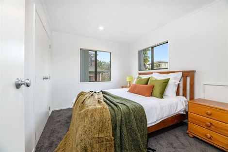 Photo of property in 27 Toledo Avenue, Henderson, Auckland, 0612