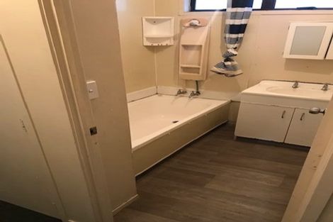 Photo of property in 2/10 Burundi Avenue, Clendon Park, Auckland, 2103