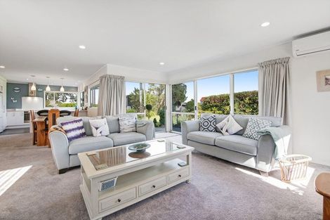 Photo of property in 896 Whangaparaoa Road, Manly, Whangaparaoa, 0930