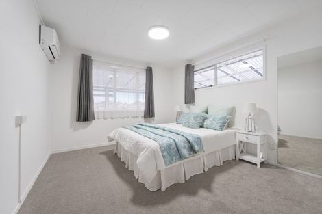 Photo of property in 92 Gallony Avenue, Massey, Auckland, 0614