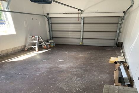 Photo of property in 1/190 Queen Street, Northcote Point, Auckland, 0627