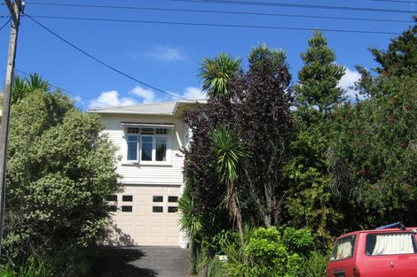 Photo of property in 6 Cautley Street, Stanley Point, Auckland, 0624