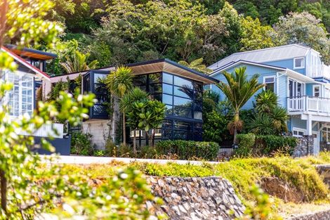 Photo of property in 377a Karaka Bay Road, Karaka Bays, Wellington, 6022