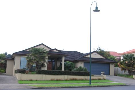 Photo of property in 28 Westerham Drive, Dannemora, Auckland, 2016