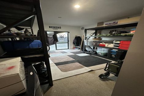 Photo of property in 6 Minton Place, Manurewa, Auckland, 2102