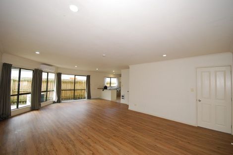 Photo of property in 74 Redcastle Drive, East Tamaki, Auckland, 2013