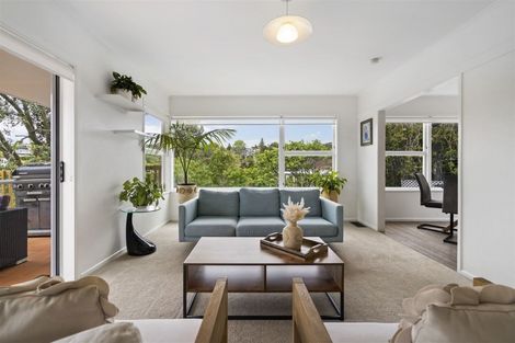 Photo of property in 19 Agincourt Street, Glenfield, Auckland, 0629