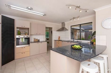 Photo of property in 24 Baltersan Drive, Flat Bush, Auckland, 2016