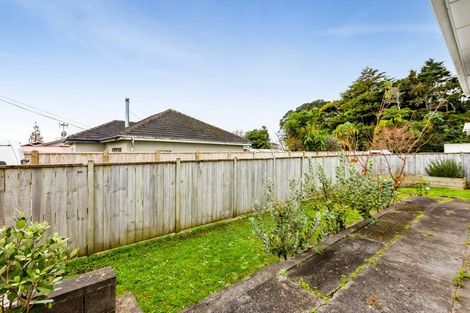 Photo of property in 3 Tupoki Street, Glen Avon, New Plymouth, 4312