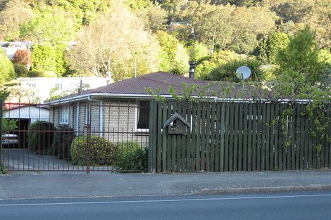 Photo of property in 46 Wairau Road, Picton, 7220