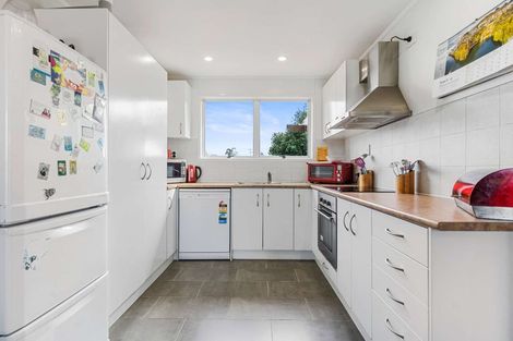 Photo of property in 24 Hyperion Drive, Randwick Park, Auckland, 2105