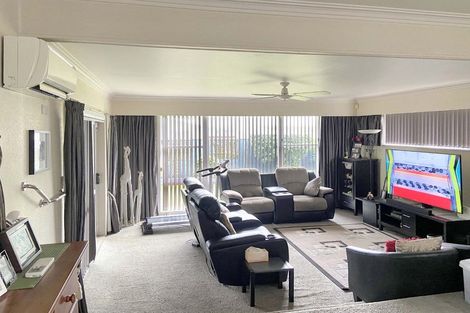 Photo of property in 9 Totara Park Road, Clouston Park, Upper Hutt, 5018