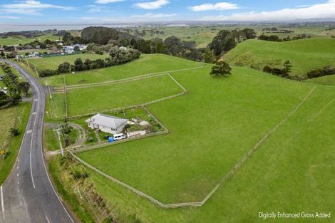 Photo of property in 2590 Awhitu Road, Awhitu, 2684