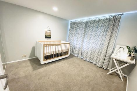 Photo of property in 16 Thomas Rea Place, Te Atatu South, Auckland, 0610