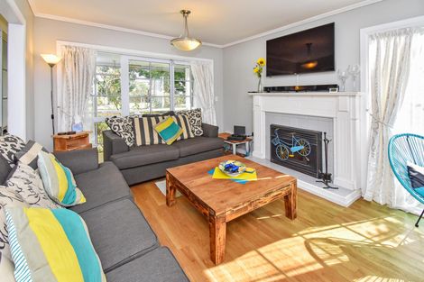 Photo of property in 1 Tington Avenue, Wattle Downs, Auckland, 2103