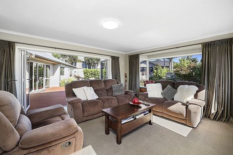Photo of property in 71 Karamea Street, Whalers Gate, New Plymouth, 4310