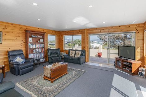 Photo of property in 102 Corokia Place, Matarangi, Whitianga, 3592