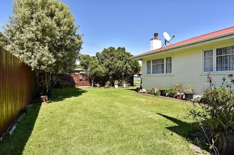 Photo of property in 54 Mcintyre Road, Mangere Bridge, Auckland, 2022
