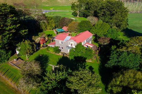 Photo of property in 13 Rangiuia Road, Tolaga Bay, 4077