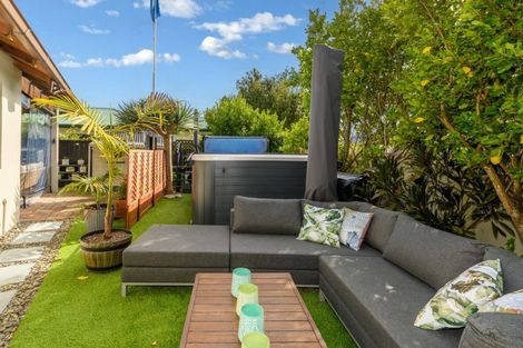 Photo of property in 2 Sabana Place, Bethlehem, Tauranga, 3110