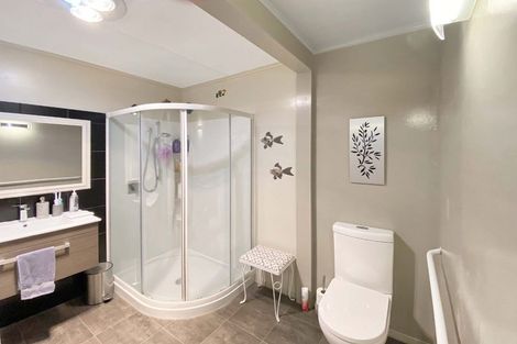 Photo of property in 9 Totara Park Road, Clouston Park, Upper Hutt, 5018