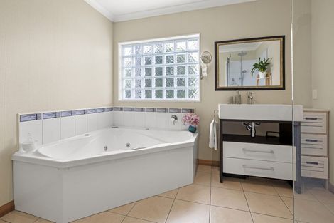 Photo of property in 2 Merlot Place, Rototuna, Hamilton, 3210