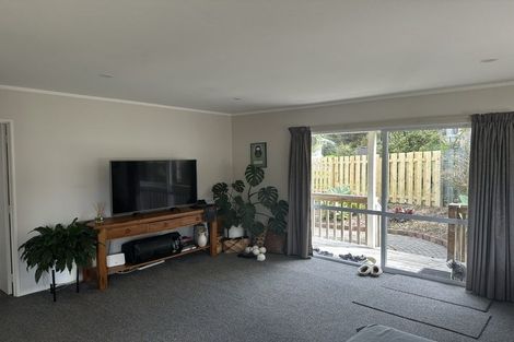 Photo of property in 2/22 Neptune Avenue, Beach Haven, Auckland, 0626