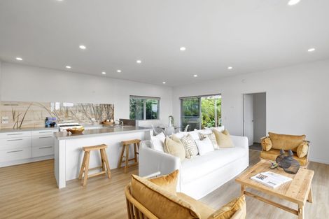 Photo of property in 11a Cullen Street, Mangawhai Heads, Mangawhai, 0505