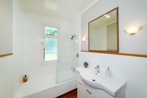 Photo of property in 15 Elmira Avenue, Hokowhitu, Palmerston North, 4410