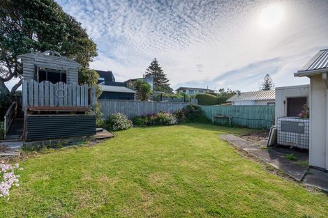 Photo of property in 15 Tasman Road, Otaki Beach, Otaki, 5512