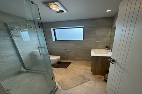 Photo of property in 27c Sunnyside Road, Sunnyvale, Auckland, 0612